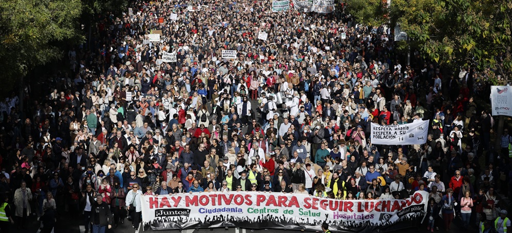Foto portada: manifestació per la sanitat a Madrid, el 13 de novembre de 2022. Autor: cedida.