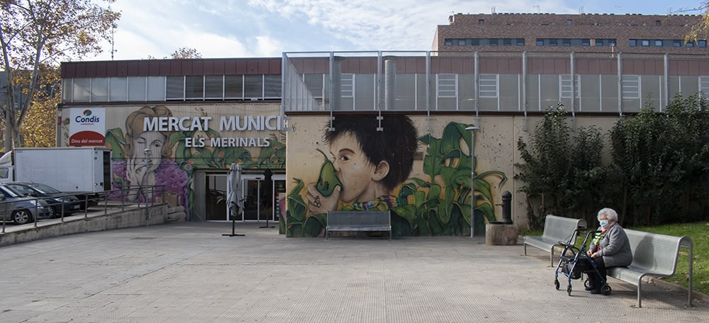 Foto portada: exterior del Mercat dels Merinals, aquest dimecres. Autor: Izan Vizuete.