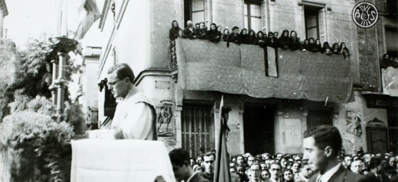 Missa de campanya a la Rambla el 27 de gener de 1939. Font: AHS.