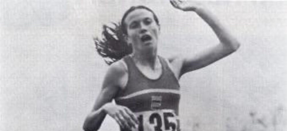 Carme Valero guanyant el Campionat del Món de Cross de 1976. Autor: Cedida