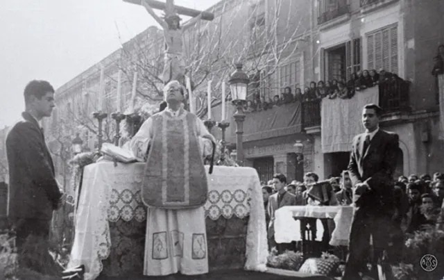 Missa de campanya a la Rambla el 27 de gener de 1939. Font: AHS.