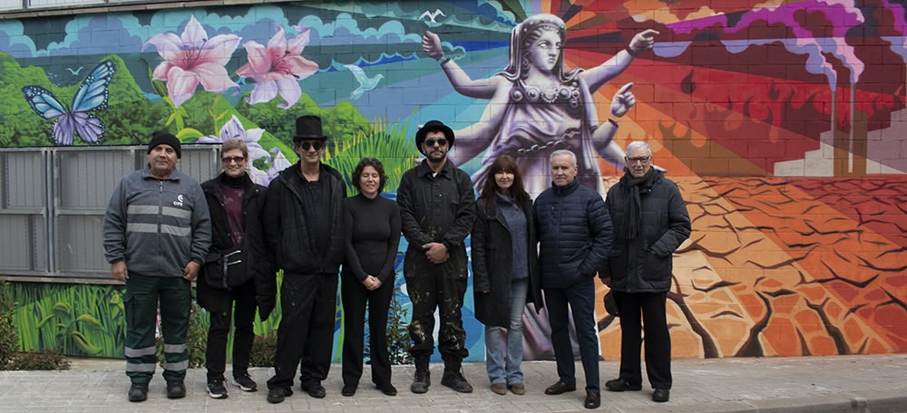 Foto portada: presentació del grafit a l'institut públic Les Termes. Autor: Izan Vizuete.