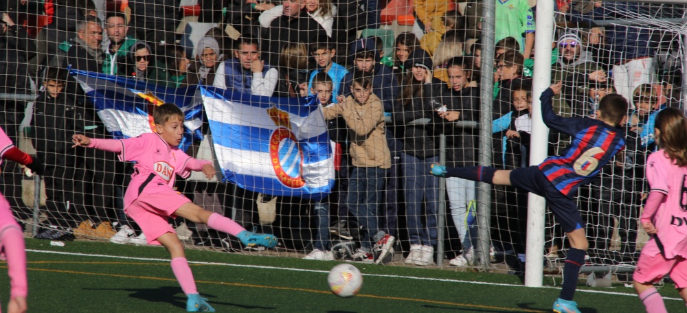 El primer gol de l'Espanyol contra el Barça. Autor: J.Sánchez
