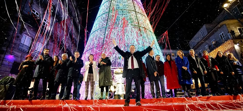 Foto portada: el alcalde de Vigo, Abel Caballero, en el encendido de luces de Navidad 2022-2023.
