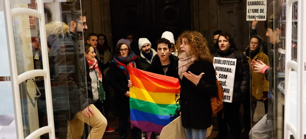 Foto portada: un moment de la concentració. Autor: David Jiménez.