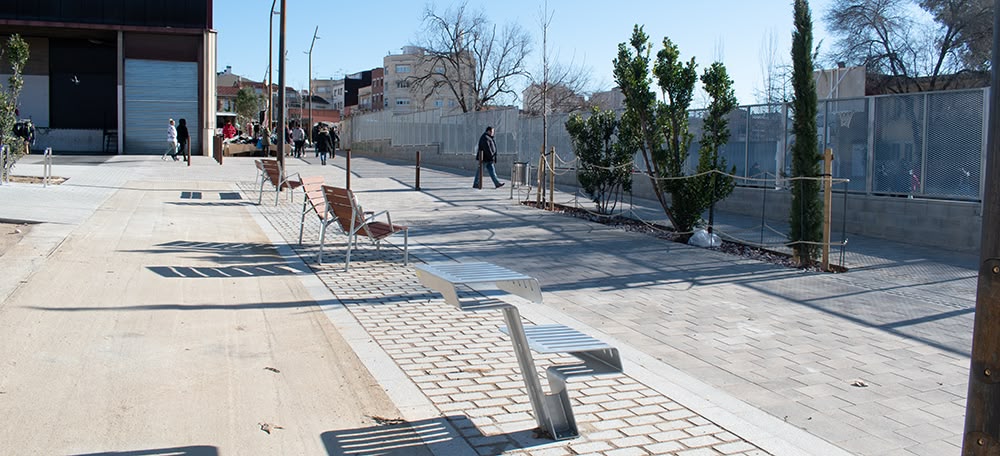 Obres al carrer de Concha Espina, entre l'institut Ribot i Serra i el CAP Sud. Autor: Izan Vizuete.