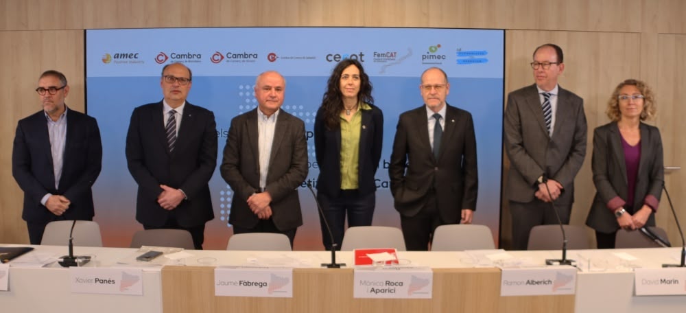 Foto portada: presentació del manifest conjunt. Autor: ACN.