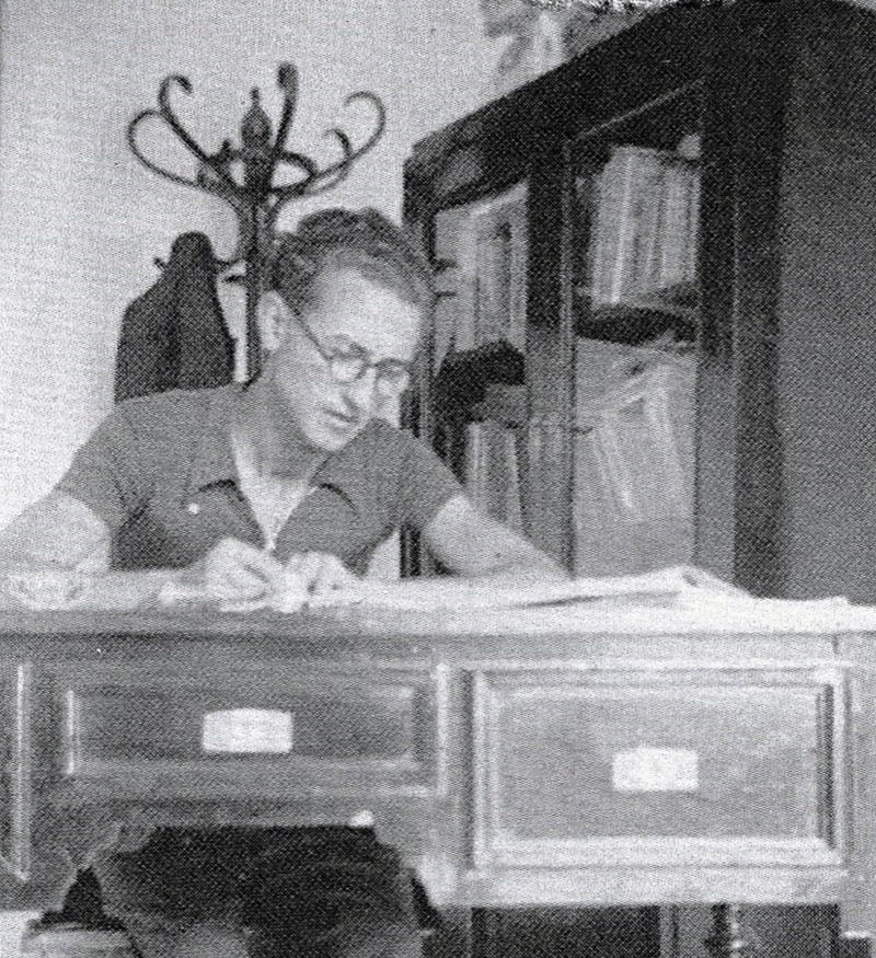 Mateu Romeu Renom al despatx del POUM, cap a 1936 abans de la guerra.