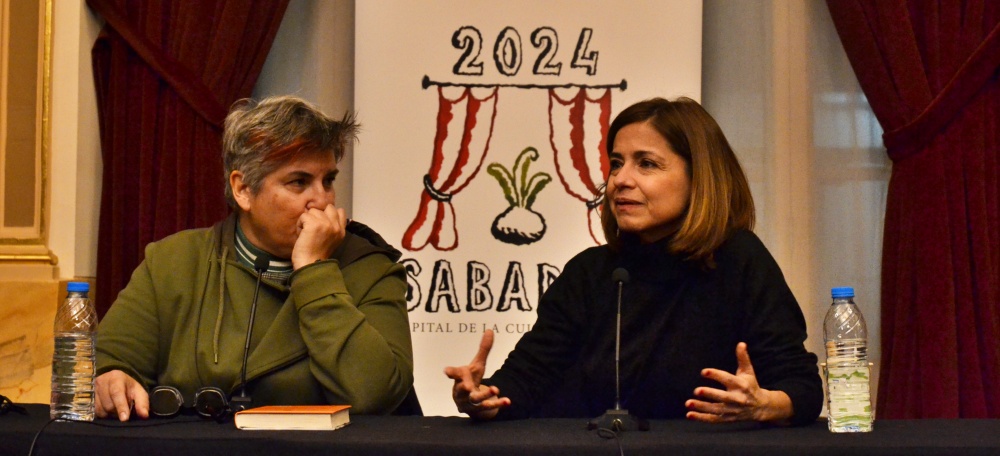 Foto portada: Montse Barderi i Marta Orriols, aquest vepsre al Principal. Autor: J.d.A.