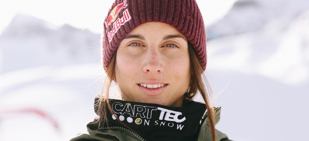Queralt Castellet poses for a portrait in Kitzsteinhorn, Austria on November 17, 2022 // Dasha Nosova / Red Bull Content Pool // SI202211251718 // Usage for editorial use only //