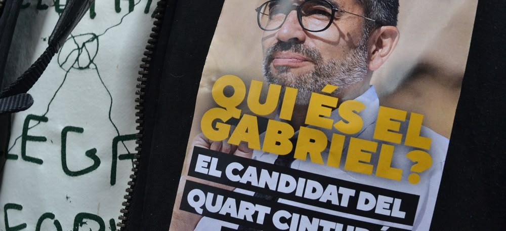 Foto portada: adhesiu contra Gabriel Fernàndez, multirepartit aquest diumenge. Autor: J.d.A.