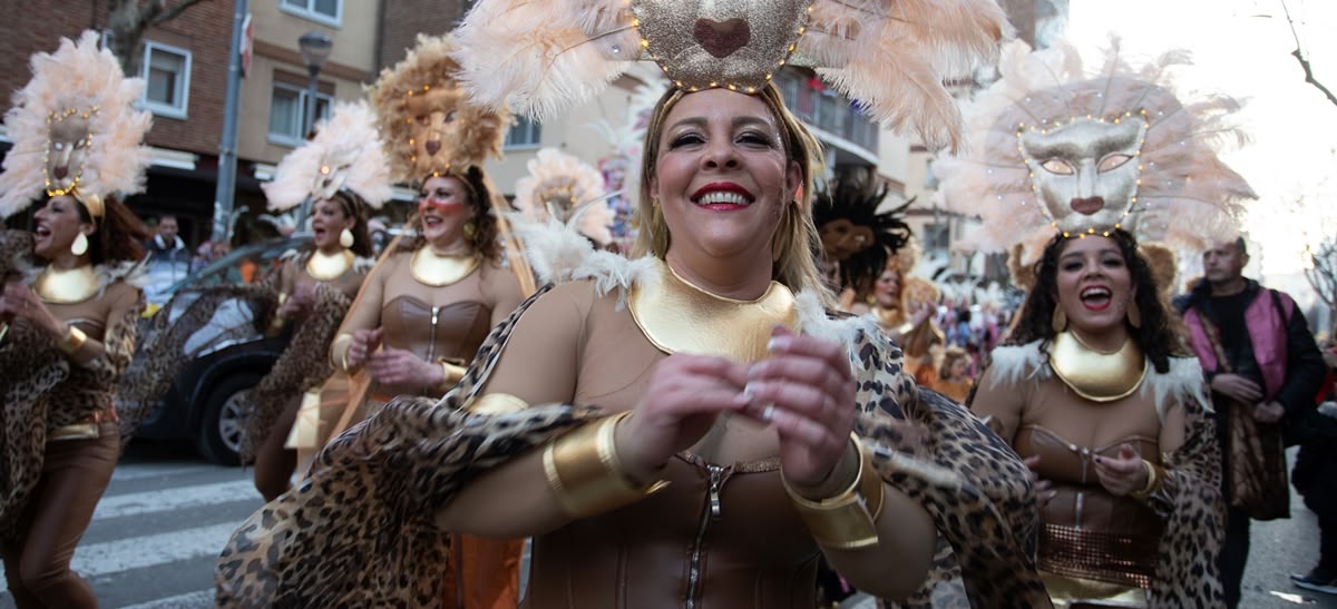 Foto portada: un moment de la rua de carnaval. Autora: Alba Garcia.