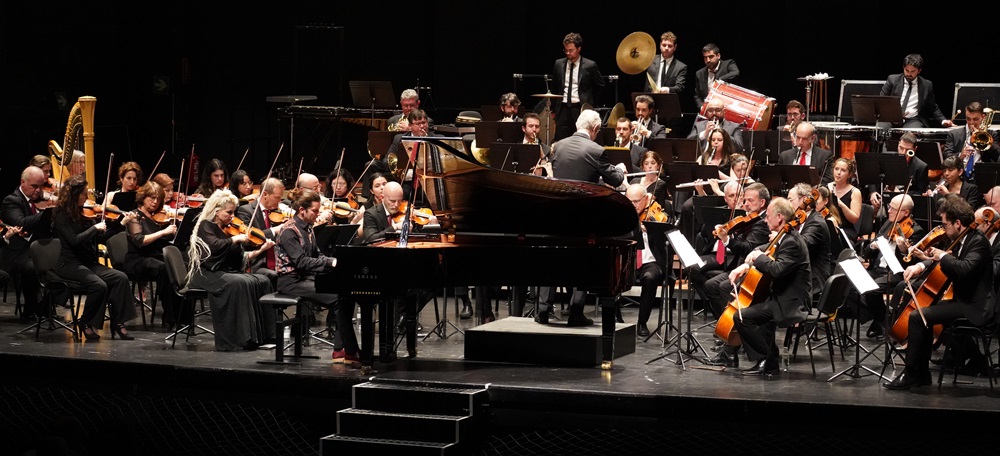 Foto portada: Mezquida al piano, durant la segona part del concert. Autor: OSV / cedida.