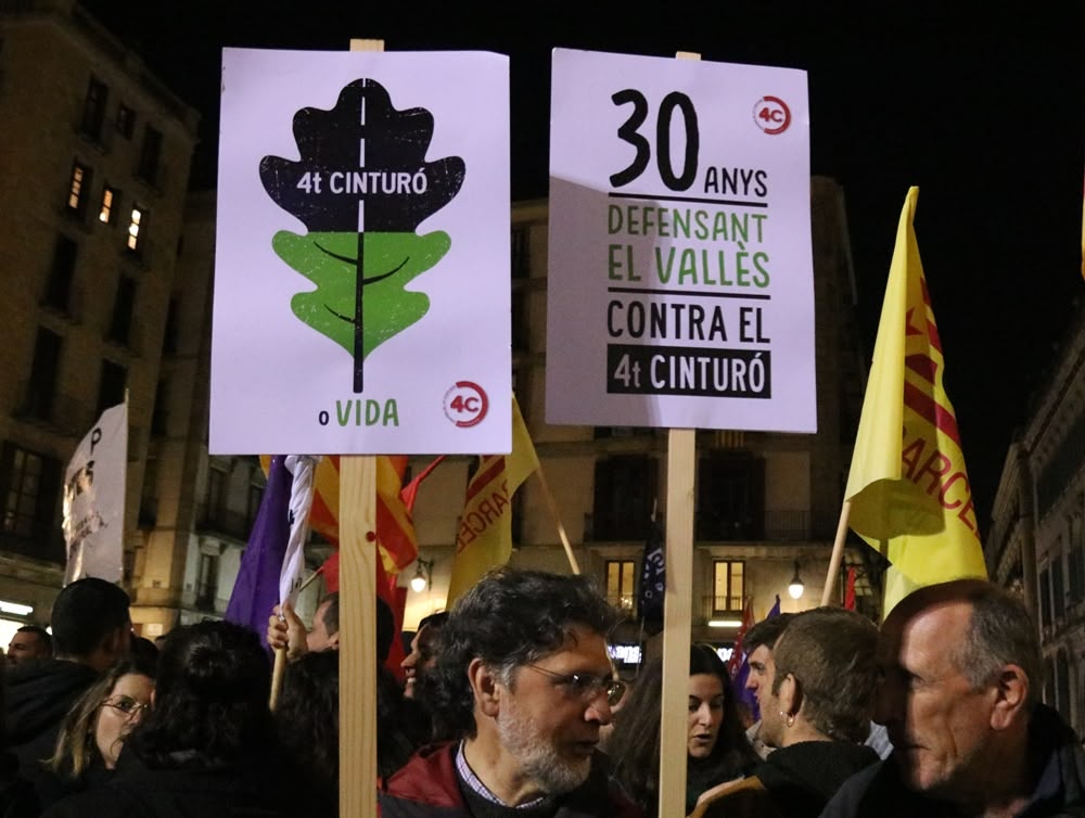 Manifestació contra els macroprojectes, entre ells, la B-40 entre Terrassa, Sabadell i Castellar, el 4 de març de 2023. Autor: ACN.