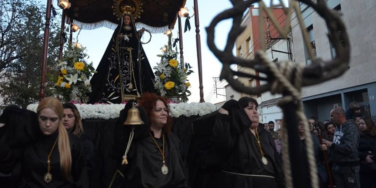 Foto portada: la processó de Can Puiggener, l'any 2018. Autor: David B.