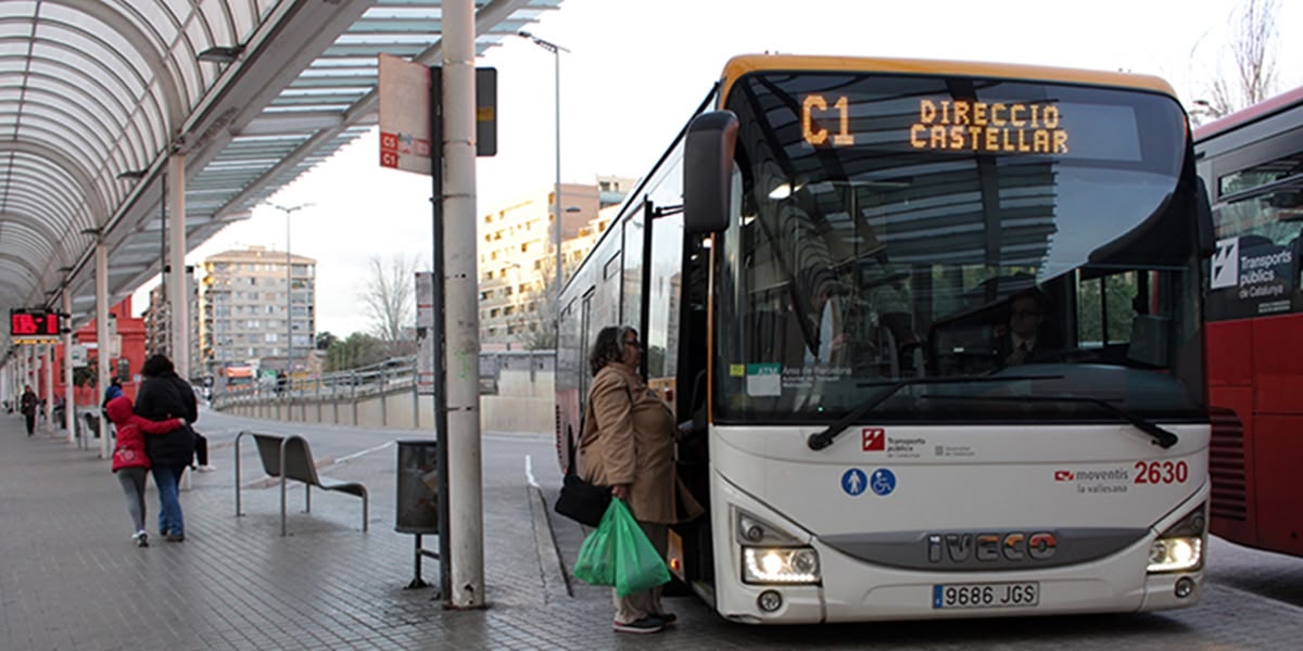 Foto portada: un bus interurbà, en una imatge d'arxiu. Autor: David B.