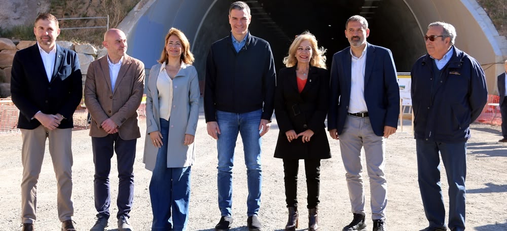 Foto portada: el president del govern espanyol, Pedro Sánchez, visitant el túnel de la B-40. Autor: ACN.