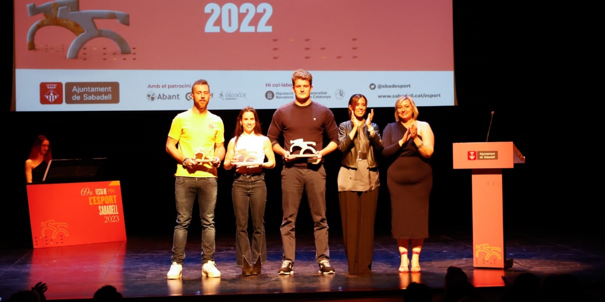 Aleix Gomez, Queralt Castellet, Sergi Cabanas, Marta Farrés i la regidora d'Esports, Laura Reyes. Autor: David Jiménez.