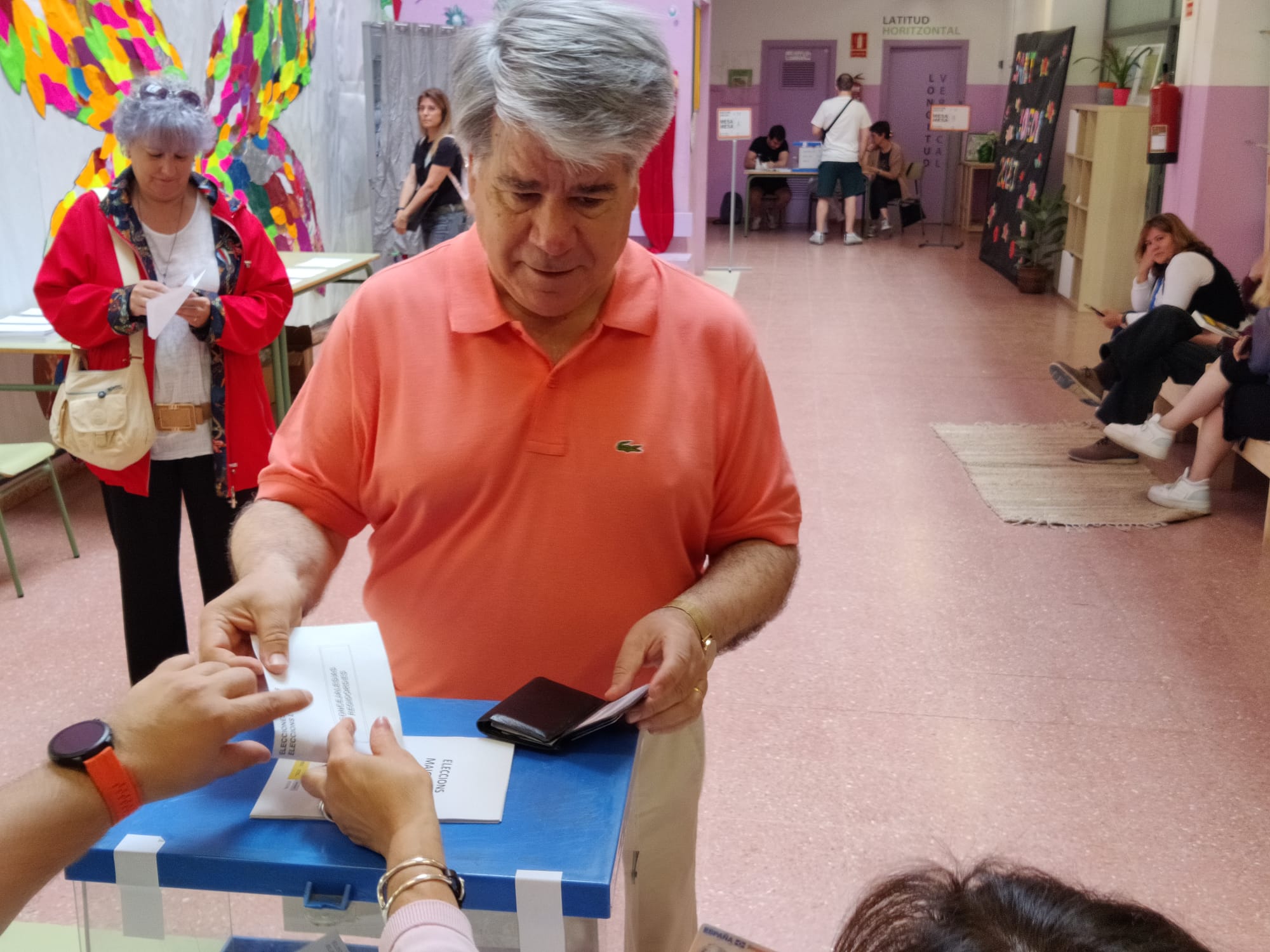 Papiol ha votat a l'escola Catalunya a les 10 hores. Autor: J.Sánchez.