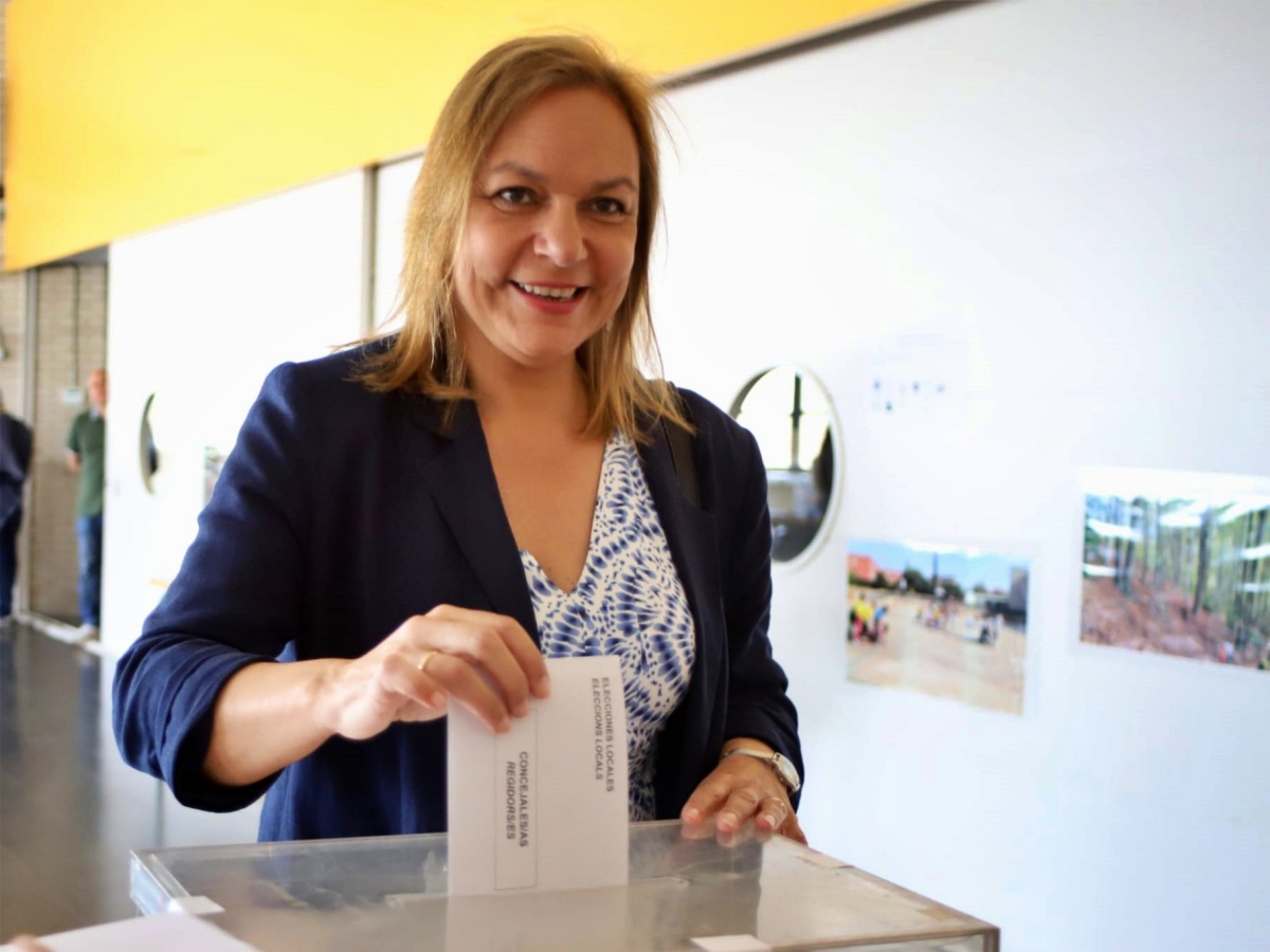 Santos (PP) ha votat a Torreguitart, a les 10.30 hores. Autora: Alba García.