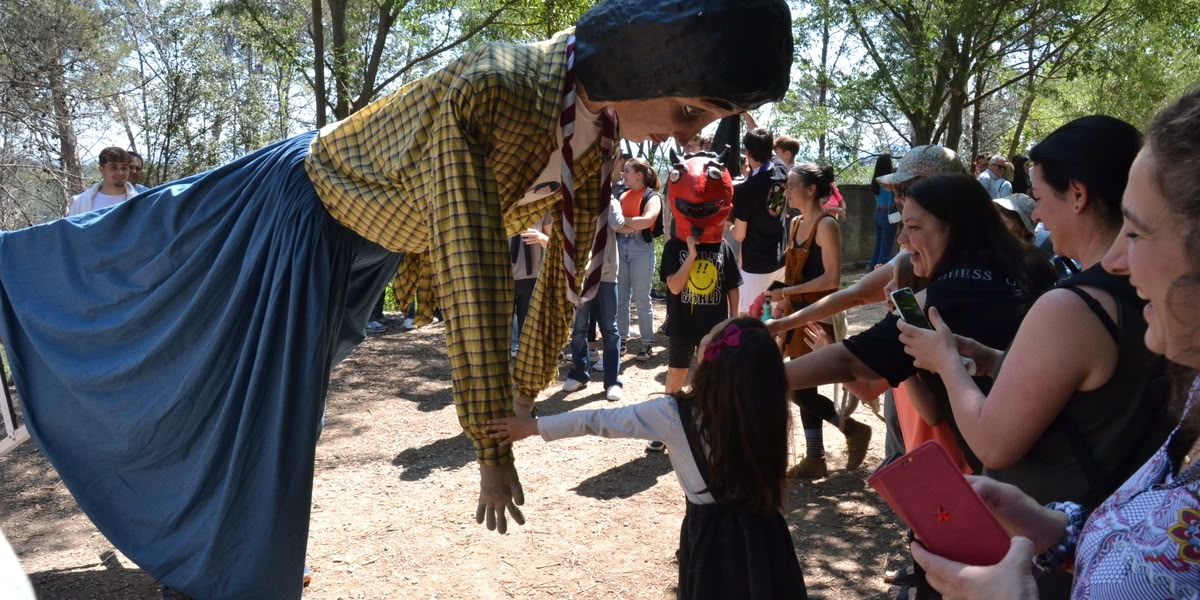 Un moment de l'exhibició dels Gegants a l'Aplec. Autor: Jordi M.