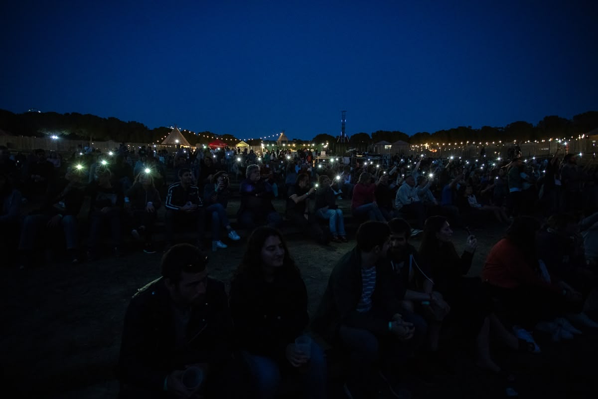 Públic mirant el concert dels Ginestà. Autora: Alba Garcia.