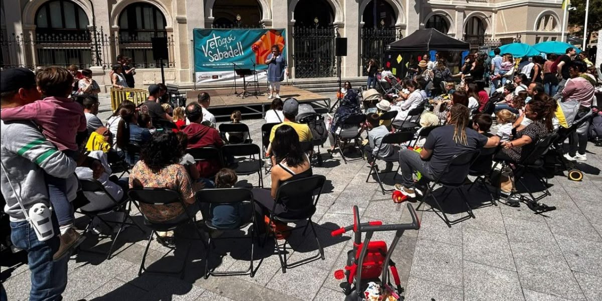 Foto portada: 'Vet aquí la Festa’, diumenge passat a la plaça Doctor Robert. Font: cedida.