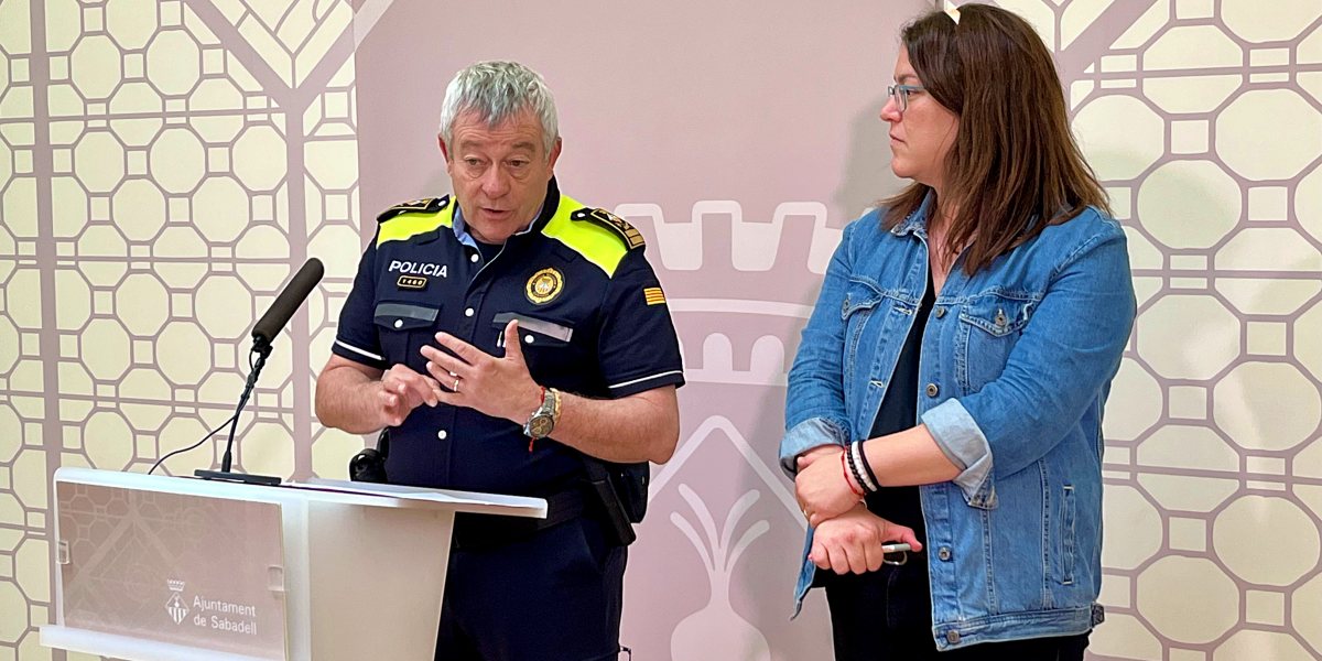 Foto portada: l'Incident Major de Policia Municipal, Joan Antoni Quesada; i la regidora en funcions de Seguretat Ciutadana, Mar Molina.