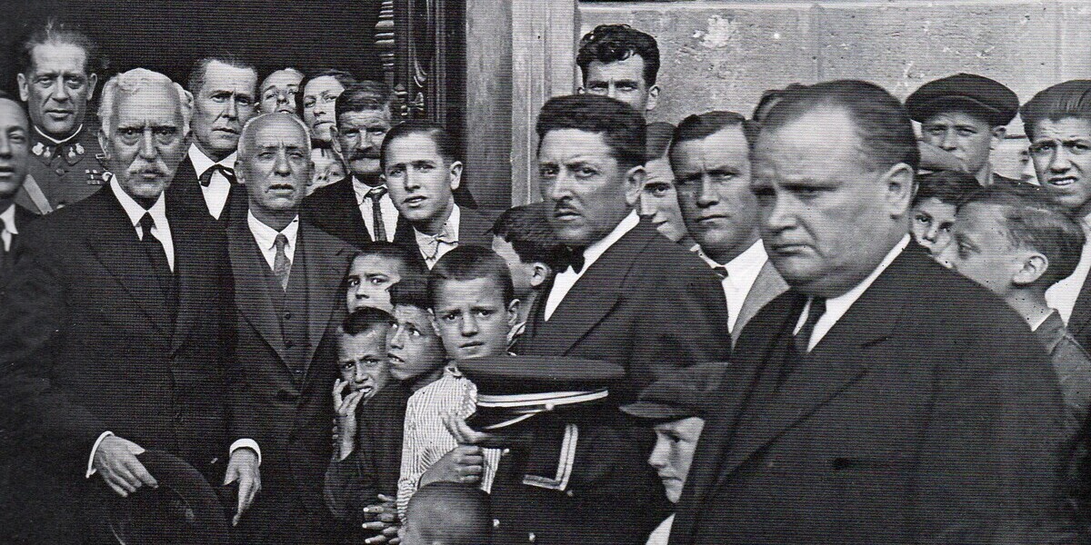Francesc Macià i Salvador Ribé sortint de l'Ajuntament de Sabadell. 28 maig 1932. Francesc Casañas/AHS.