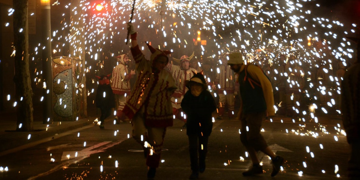 Foto portada: correfoc al festival Sabadell, Festa i Tradició 2018. Autor: David B.