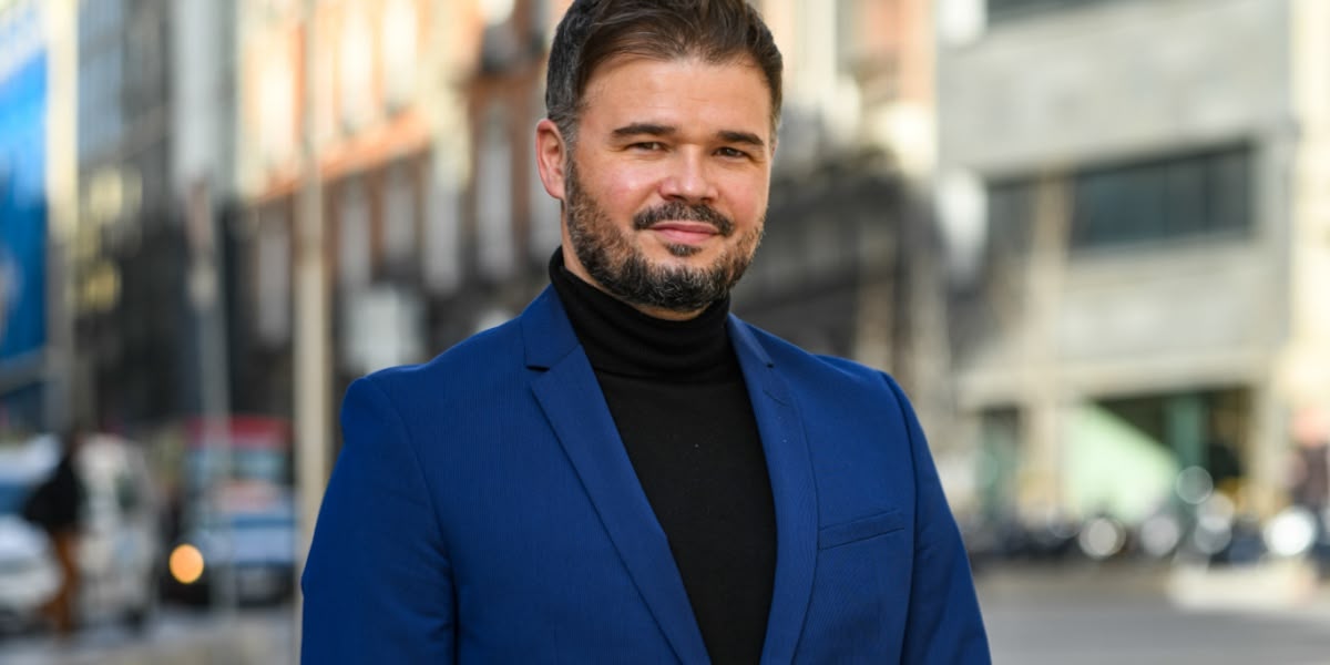 Foto portada: el portaveu d'ERC al Congrés, Gabriel Rufián. Font: Viquipèdia.