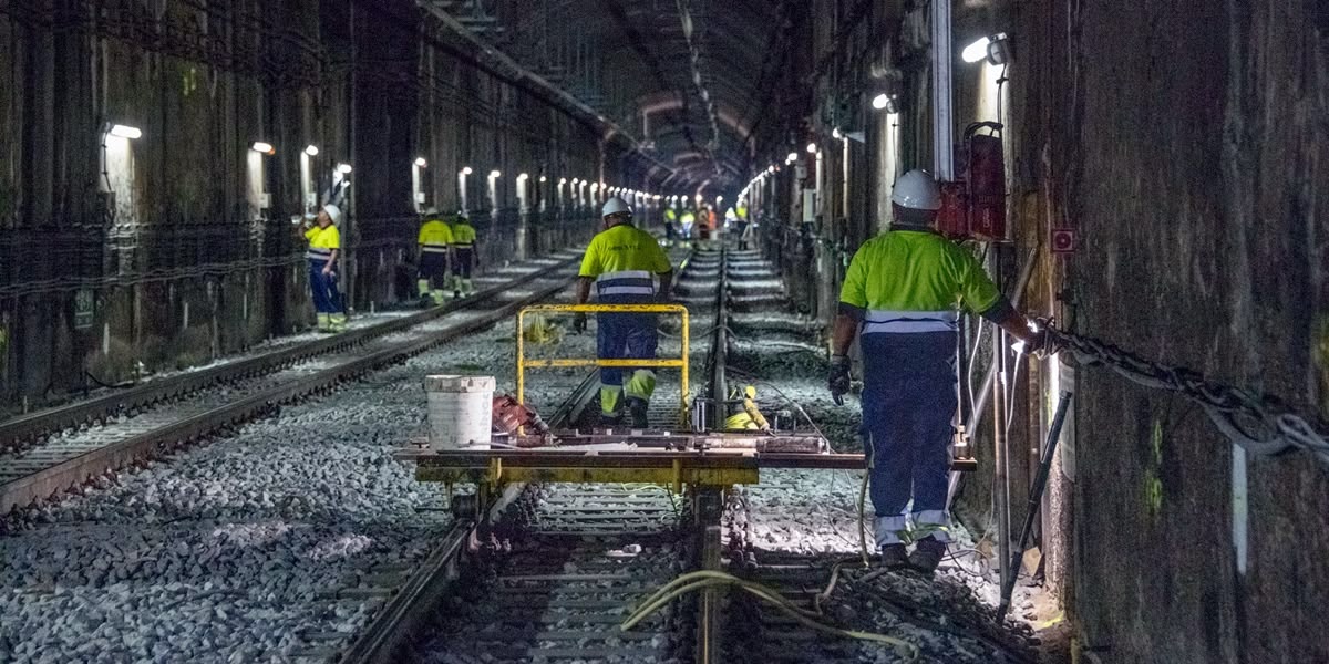 Foto portada: obres del túnel de la línia Llobregat-Anoia dels FGC. Autor: @FGC via Twitter.