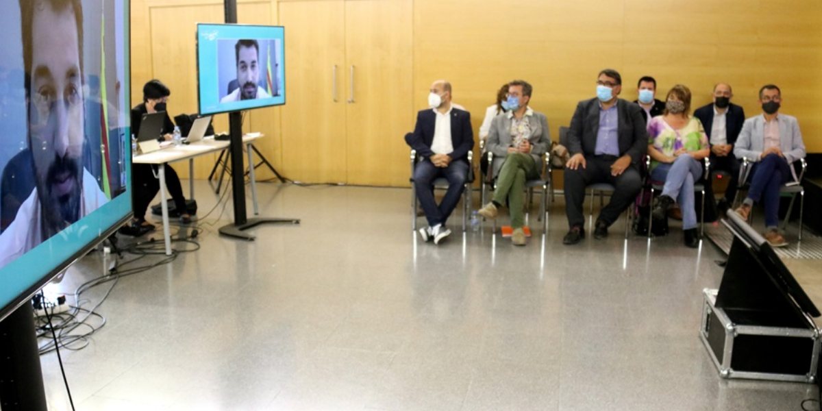 Pla general de par dels representants locals presencials i una intervenció telemàtica en la segona jornada del 2n Congrés Qualitat de l'Aire de Sabadell, el 15 d'octubre de 2021. (Horitzontal)