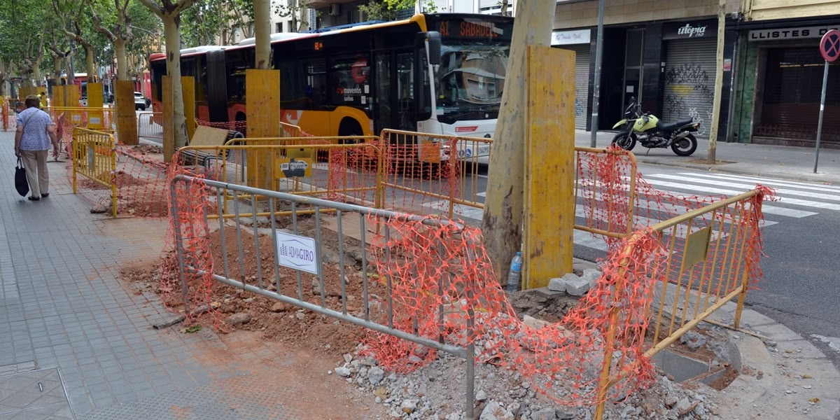 Foto portada: els treballs a l'avinguda de Barberà, aquest dimecres. Autor: J.d.A.