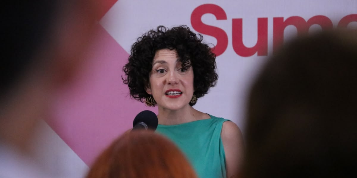 Foto portada: Aina Vidal, en un acte al casal Pere Quart. Autor: ACN.