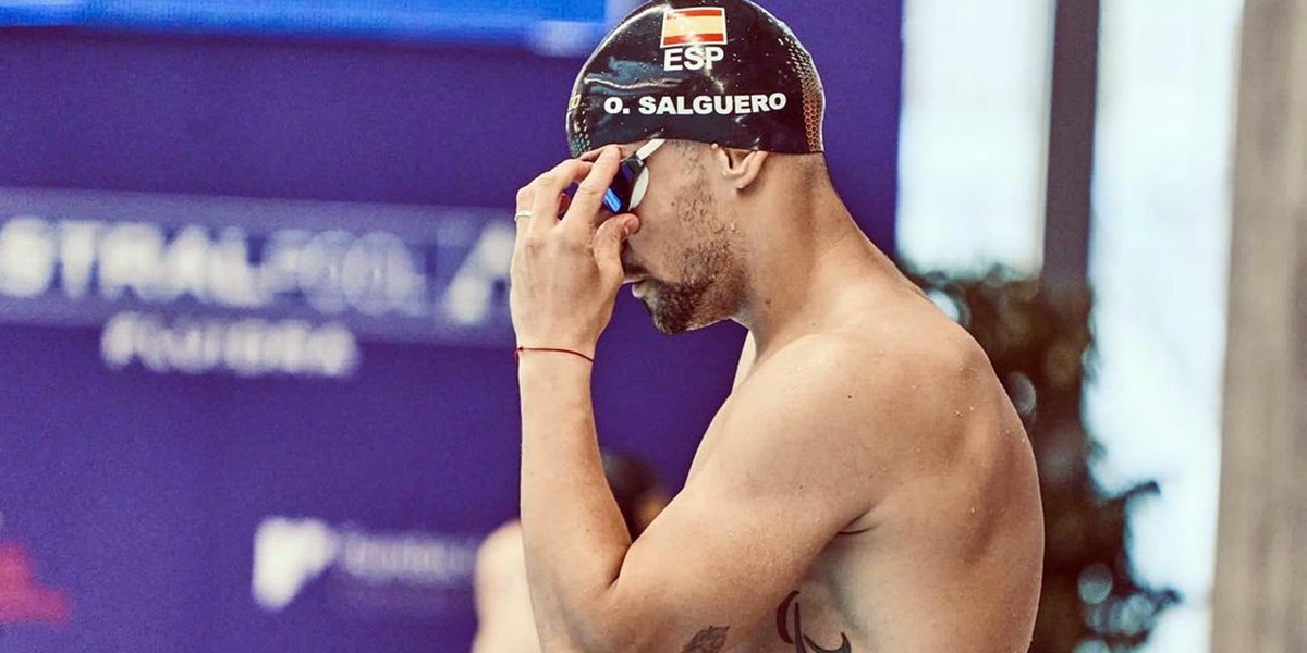 Foto portada: Òscar Salguero, al Mundial de natació de Manchester, l'any 2023. Foto: Salguero via Instagram.