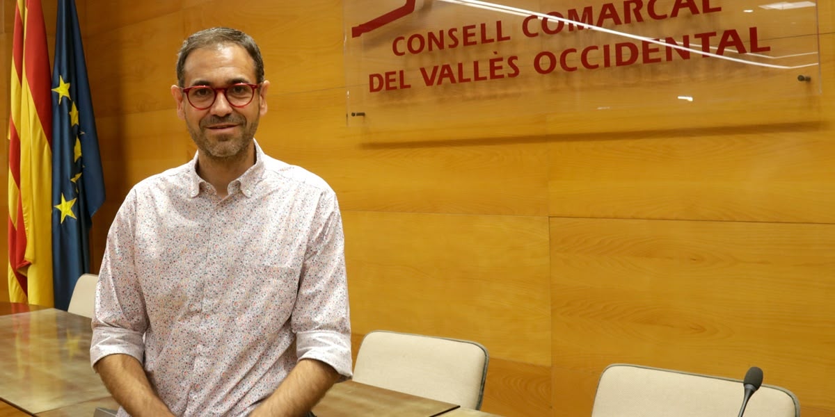 Foto portada: el president del Consell Comarcal del Vallès Occidental i alcalde de Castellar, Ignasi Giménez, a la seu de l'ens comarcal. Autor: ACN.