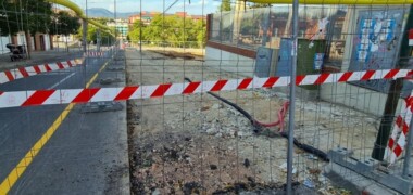 Foto portada: obres per fer el camí escolar de l'escola pública Pau Casals, fa un temps. Autor: David B.