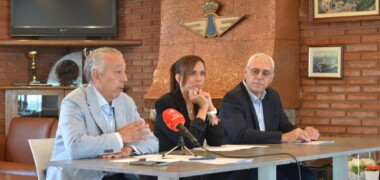 Mogas, Farrés i Nogueroles, en la presentació del nou cicle formatiu de Manteniment d'avions a l'Aeroclub. Autor: Jordi M.