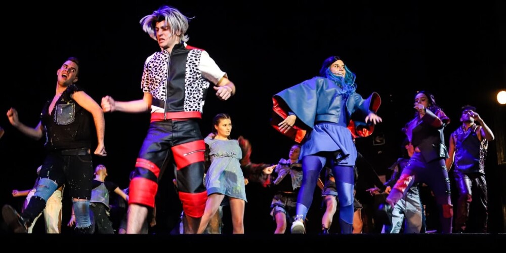 Foto portada: un fragment dels 'Descendents', del Teatre Sant Vicenç, a la gala de la STA. Autora: Alba Garcia.