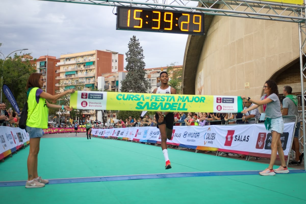 Guanyador de la cursa popular, de 5k, amb un temps de 15:39