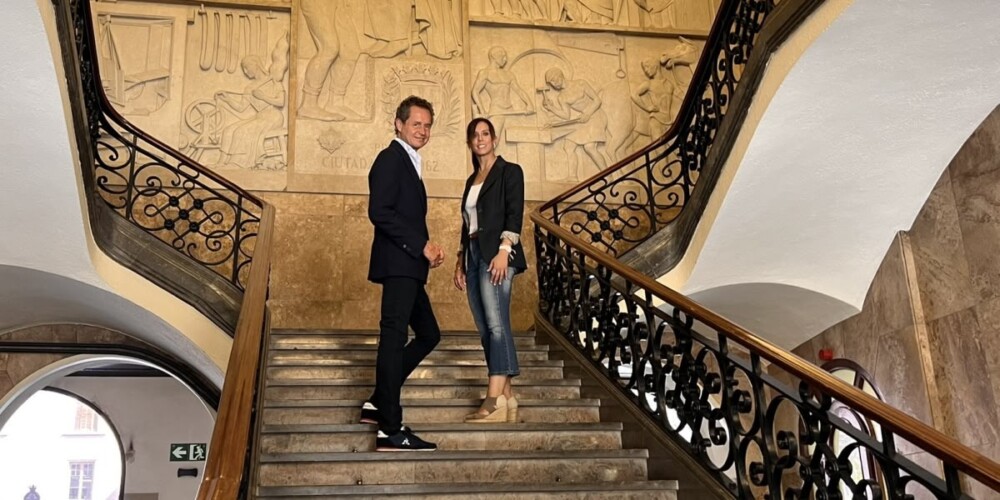 Foto portada: el sisè tinent d'alcaldessa i portaveu de Junts, Lluis Matas, i l'alcaldessa de Sabadell, Marta Farrés. Autor: Ajuntament.