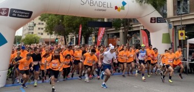 Foto portada: sortida de la segona cursa Race for Life, l'any passat. Autor: J.Ramon.