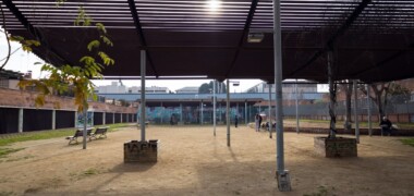 Foto portada: la cèntrica plaça de Mossèn Geis. Autor: G.Vives.