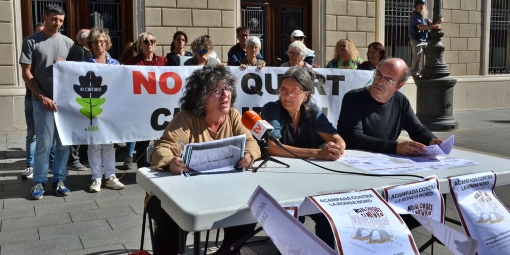 Foto portada: presentació de l'acampada contra la Ronda Nord. Autor: Jordi M.