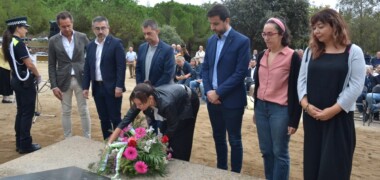 Lluís Matas (Junts), Gabriel Fernàndez (ERC), Carles de la Rosa, Marta Farrés i Pol Gibert (PSC), Anna Lara (Crida) i Alejandra Sandoval (Sabadell En Comú Podem), al Memorial Lluís Companys. Autor: Jordi M.