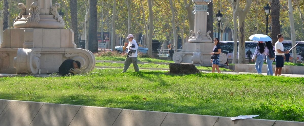 Foto portada: Dolores Vázquez, acusada de l'assassinat de Pedro González, el juliol de 2021, entrant al judici, a l'octubre de 2023. Autor: J.d.A.