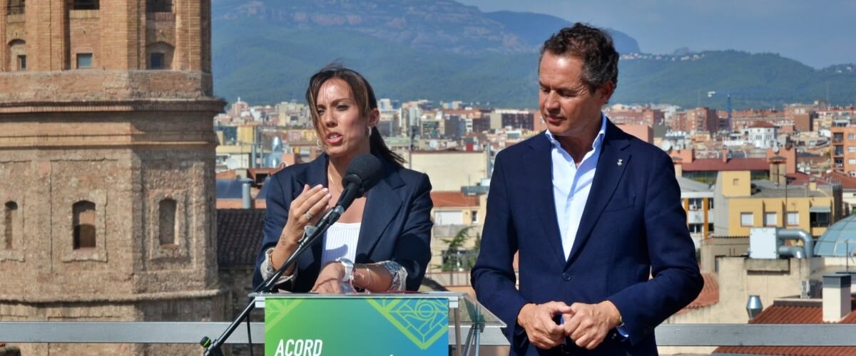 Foto portada: l'alcaldessa de Sabadell, Marta Farrés, i el sisè tinent d'alcaldessa i portaveu de Junts per Sabadell, Lluis Matas. Autor: J.d.A