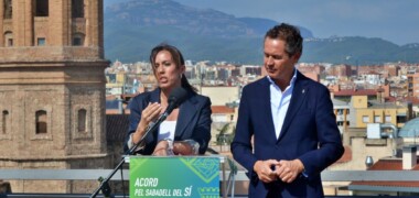 Foto portada: l'alcaldessa de Sabadell, Marta Farrés, i el sisè tinent d'alcaldessa i portaveu de Junts per Sabadell, Lluis Matas. Autor: J.d.A