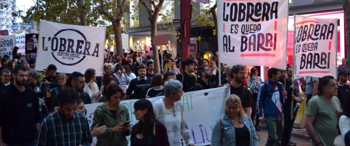 Manifestació a favor de la continuïtat del CSA L'Obrera, el 8 d'octubre de 2022. Autor: J.d.A.